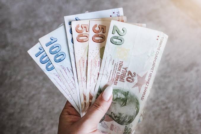 Doğrudan Satışın Gönüllü Köleleri / Neşe Kazan 