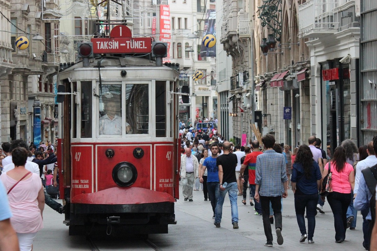 İstanbul Yolcusu Kalmasın (Deli Efe) / Murat İşler